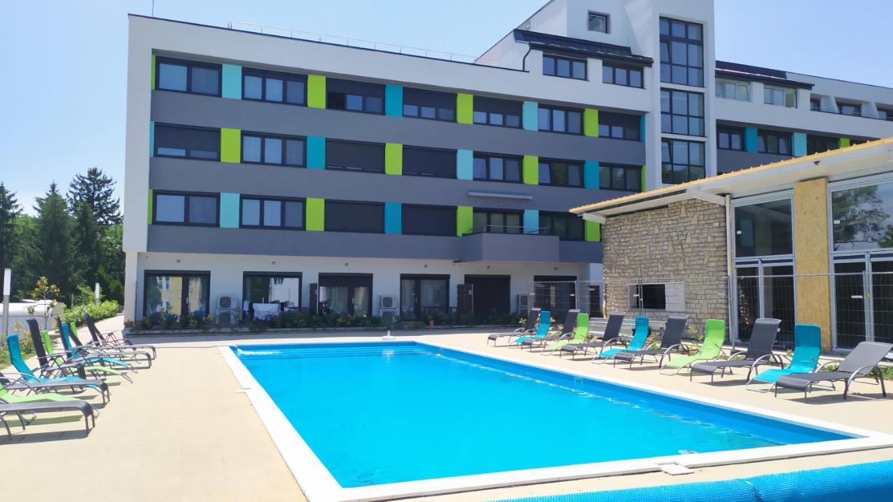 Pauzo Balaton Aparthotel Balatonföldvár Eksteriør bilde